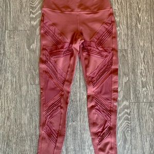 ALO Highwaisted Rose Leggings